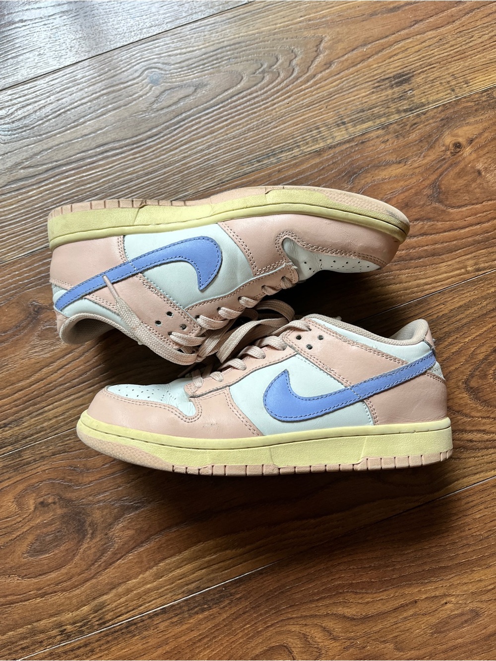 Nike dunks low Pink Blue sz 8.5